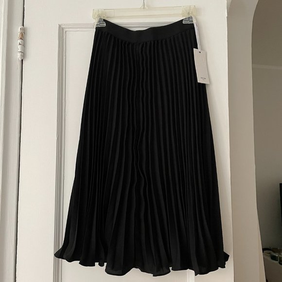 Pleaded Black Midi Skirt - Picture 2 of 2